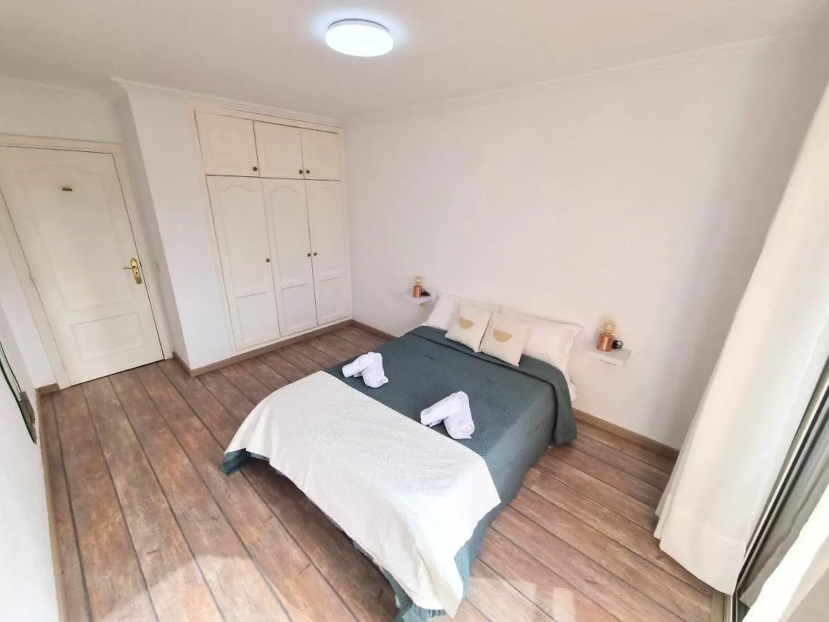 Apartment Los Abrigos Ocean Home